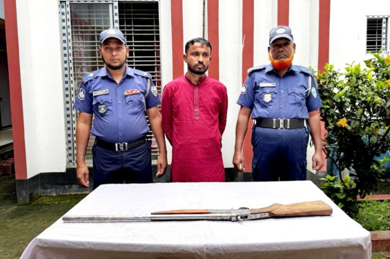 নবীনগরে অস্ত্রসহ যুবক গ্রেপ্তার