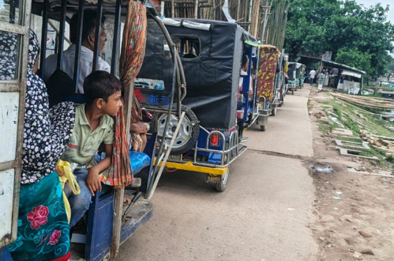 যানজটে নাকাল নবীনগর পৌরবাসী