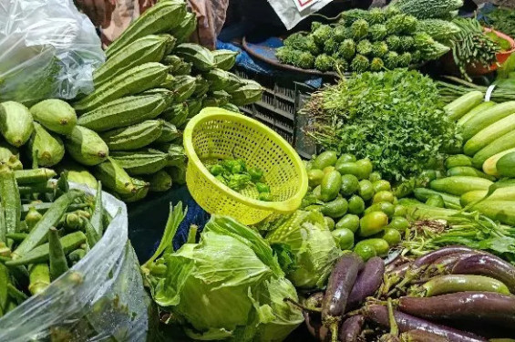 কাঁচাবাজারে অস্থিরতা, বেড়েছে সবজি-মাছসহ অধিকাংশ নিত্যপণ্যের দাম