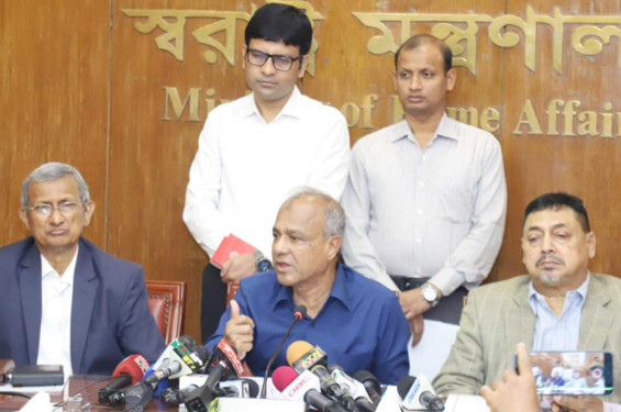 নির্বাচনের আগে আইনশৃঙ্খলা অবনতির শঙ্কা নেই: স্বরাষ্ট্র উপদেষ্টা