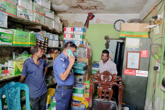 কালীগঞ্জে ব্যাটারির দোকানে চুরি