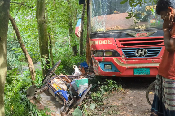 ঝিনাইদহে বাস চাপায় শিশুসহ ২ জন নিহত