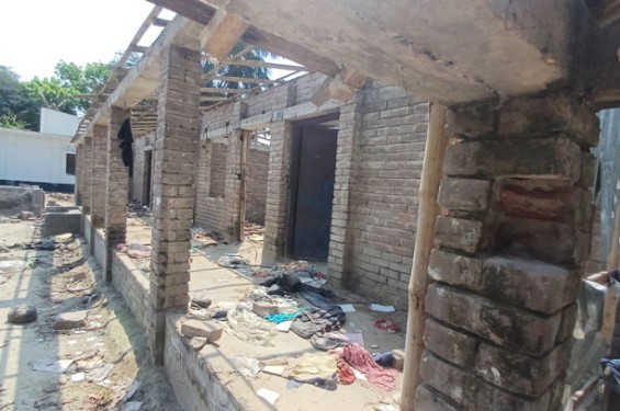 হরিনাকুণ্ডুতে হত্যাকাণ্ডের জেরে তাণ্ডব: ১০টি বাড়ি ভাঙচুর, লুটপাট, আতঙ্কে গ্রামবাসী