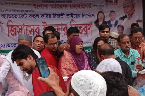 দুস্থ, অসহায় ও পথচারীদের মাঝে জিসাসের ইফতার বিতরণ