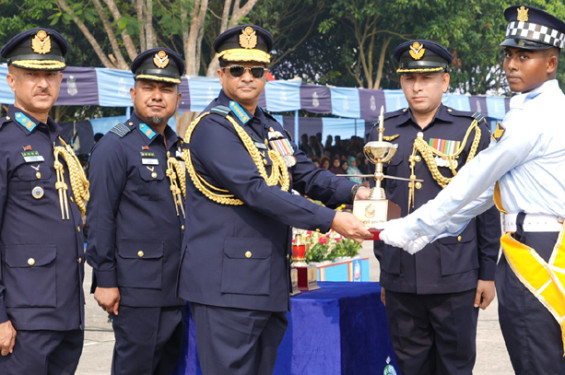 বাংলাদেশ বিমান বাহিনীর নব বিমানসেনা দলের প্রশিক্ষণ সমাপনী কুচকওয়াজ অনুষ্ঠিত