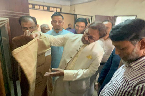 আমিন জুট মিল পরিদর্শন করলেন চসিক মেয়র