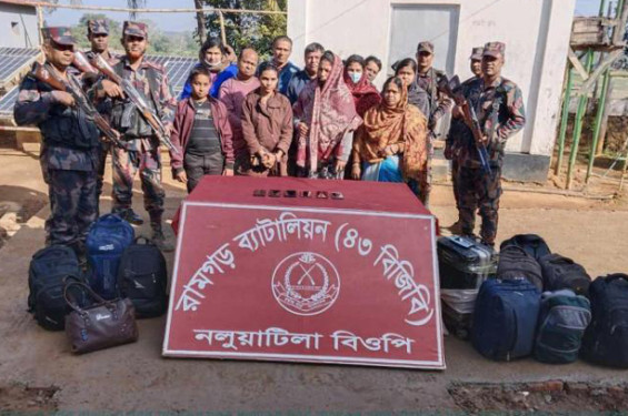 খাগড়াছড়িতে বিজিবির অভিযানে ১২ অনুপ্রবেশকারী আটক