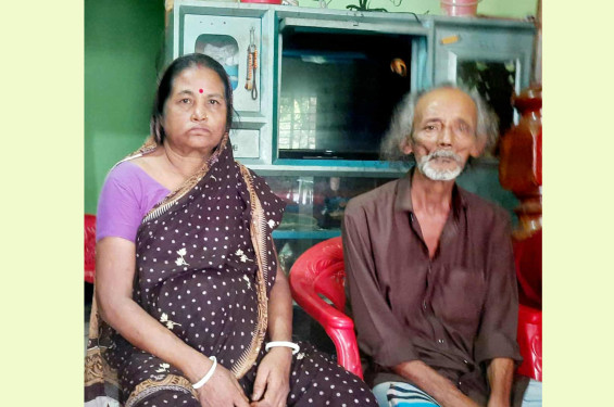 ৩৬ বছর ধরে তারা 'একঘরে' জীবনে