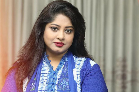 ৫২তে পা রাখলেন মৌসুমী