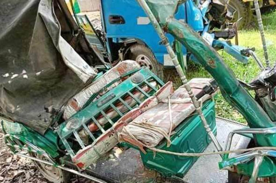 ময়মনসিংহে সড়ক দুর্ঘটনায় একই পরিবারের তিনজনসহ নিহত ৭
