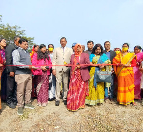 খাল পুকুর সংস্কারে কৃষির উন্নয়ন হবে: নড়াইলের জেলা প্রশাসক