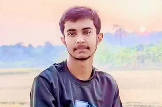 থার্টিফার্স্ট উদযাপনের সময় ছাদ থেকে পড়ে স্কুল ছাত্রের মৃত্যু