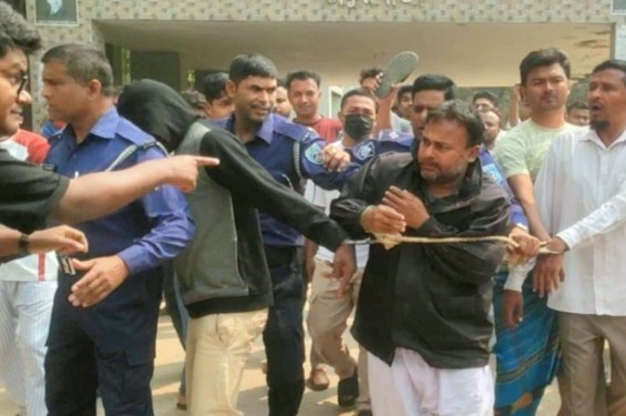ঠাকুরগাঁওয়ে শিক্ষার্থীকে ধর্ষনের প্রতিবাদে বিক্ষোভ,অভিযুক্ত ধর্ষককে গণ ধোলাই