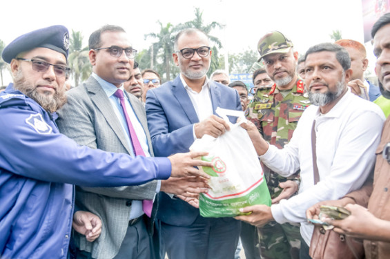 রমজান মাস জুড়ে টিসিবির ট্রাকসেল চালু থাকবে: বাণিজ্য উপদেষ্টা