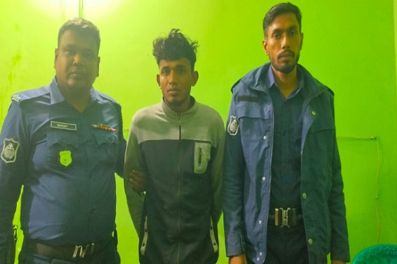 খুলনার রুপসায় ডাকাতরি প্রস্তুতকিালে অস্ত্রসহ ১ জন গ্রফেতার