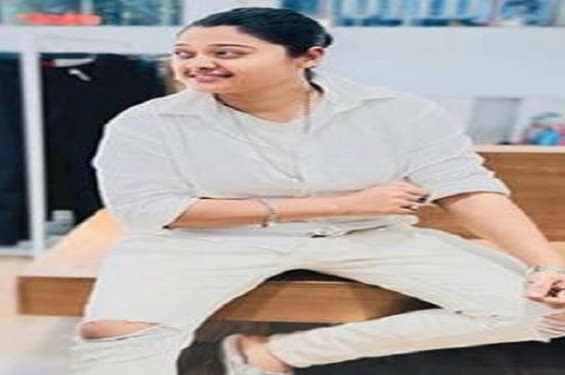 খুলনায় গ্রেফতার লেডি বাইকার এশা চক্রের টার্গেট ছিল প্রভাবশালীর মেয়ে-স্ত্রী