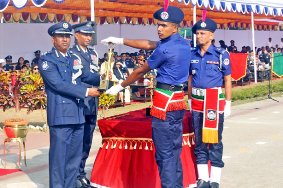 খুলনা পুলিশ ট্রেনিং সেন্টারে ট্রেইনি রিক্রুট কনস্টেবলদের প্রশিক্ষণ সমাপনী কুচকাওয়াজ