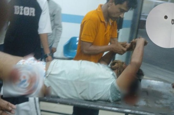 খুলনায় দুর্বৃত্তের গুলি ও ধারালো অস্ত্রের আঘাতে যুবক আহত