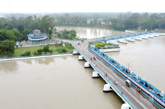 তিস্তার পানি বিপৎসীমা ছুঁই ছুঁই, আতঙ্কে নদীপাড়ের মানুষ