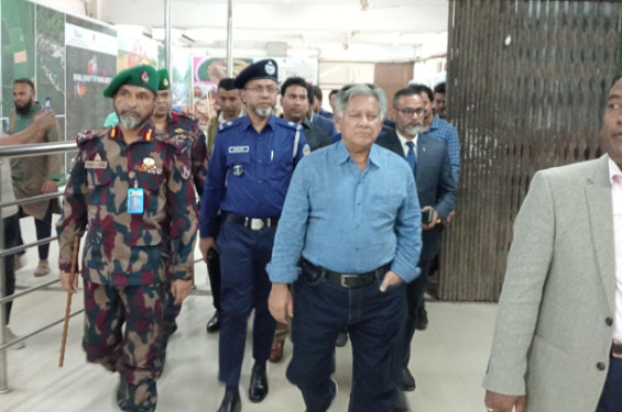 ভারত বাংলাদেশি পর্যটকদের মাধ্যমে বিশাল লাভবান হয়: নৌ-পরিবহন উপদেষ্টা