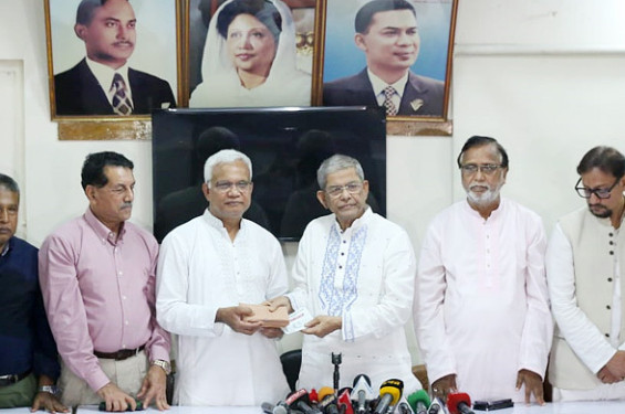 বিএনপির ত্রাণ তহবিলে ২ লাখ টাকা দিলেন খালেদা জিয়া