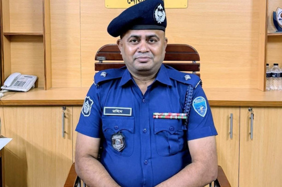 সেনবাগে আওয়ামী লীগের মিছিল ও আ.লীগ নেতার বাড়িতে ভূরিভোজ: ওসি প্রত্যাহার