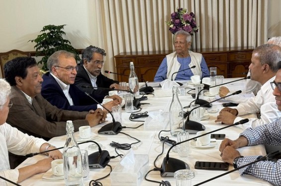 প্রধান উপদেষ্টার নেতৃত্বে ঐকমত্য কমিশনের বৈঠক অনুষ্ঠিত