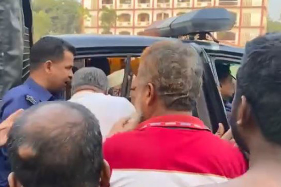 পাবনায় পুলিশের কাছ থেকে আওয়ামী লীগ নেতাকে ছিনতাইয়ের ঘটনায় আটক ১৬