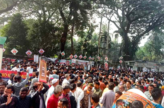 হাজারো নেতাকর্মীর স্লোগানে মুখরিত প্রেস ক্লাব, সতর্ক পুলিশ
