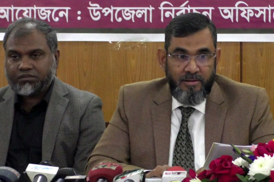 নির্বাচন কমিশনার শক্ত ও সৎ হলে অংশীজনরাও সৎ থাকতে বাধ্য: ইসি আবুল ফজল