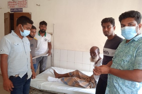 অসহায় মানুষের পাশে দাঁড়ালেন   জামালপুর জেলা বিএনপি’র সভাপতি