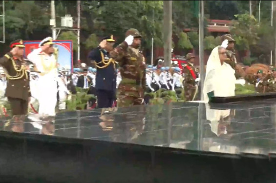 শিখা অনির্বাণে রাষ্ট্রপতি-প্রধানমন্ত্রীর শ্রদ্ধা