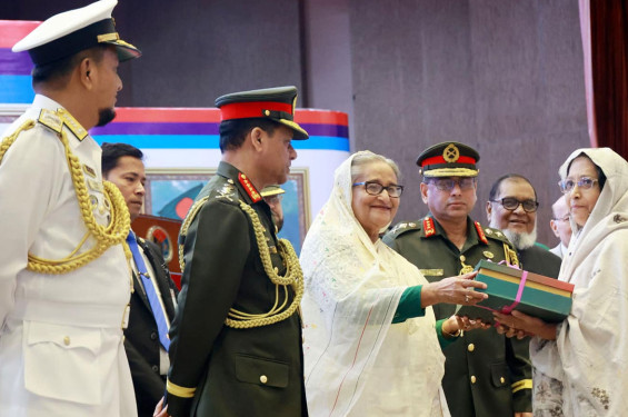 অগ্নিসন্ত্রাসের মাধ্যমে কিছুই অর্জন করা যায় না : প্রধানমন্ত্রী