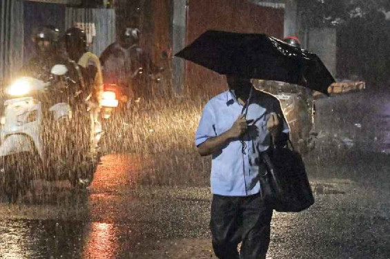 ঢাকায় ৬ ঘণ্টায় ৩২ মিলিমিটার বৃষ্টি
