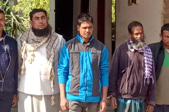 রাণীনগরে ইউপি চেয়ারম্যানসহ গ্রেফতার ৩