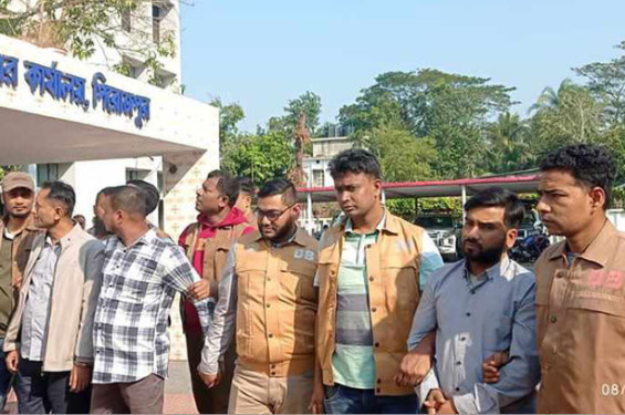পিরোজপুরে ভূয়া র‍্যাব সদস্যদের গ্রেপ্তার