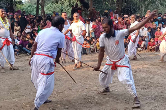 নবীনগরে গ্রামবাংলার ঐতিহ্যবাহী লাঠি খেলা অনুষ্ঠিত