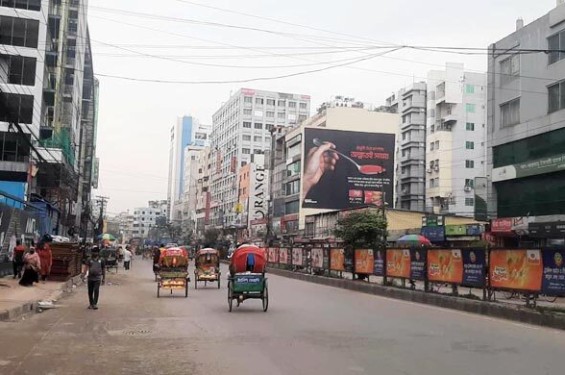 ঢাকা ফাঁকা, পশুর হাটে প্রবেশমুখে যানজট