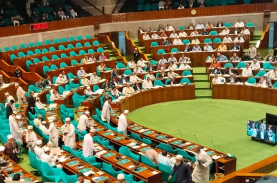 সংসদে বিরোধী দলের ওয়াকআউট