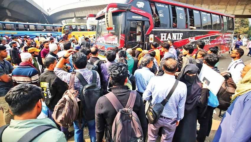 টানা ৫ দিনের ছুটিতে ঢাকা ছাড়ছে মানুষ