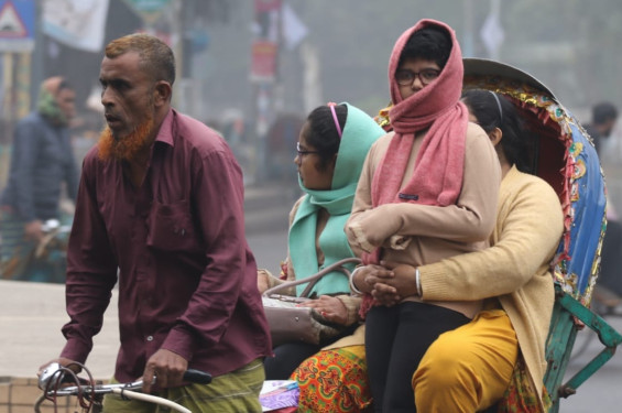 ধীরে ধীরে বাড়ছে ঠান্ডা ও ঘনকুয়াশা