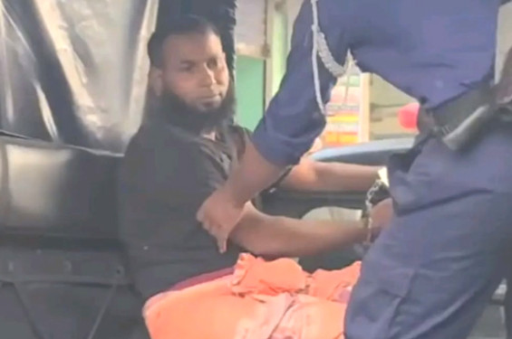 সাতক্ষীরায় যৌতুকের দাবিতে স্ত্রীকে হত্যার অভিযোগে স্বামী আটক