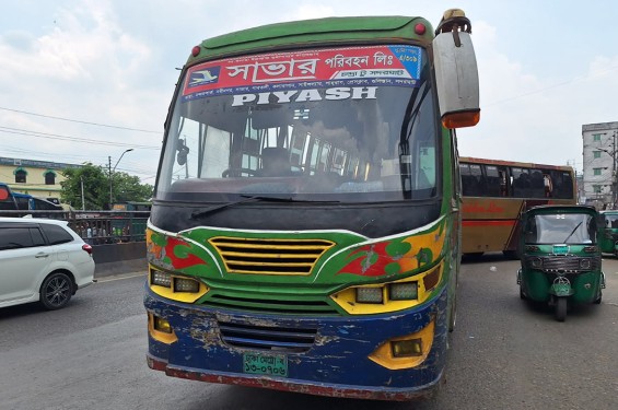 সাভারে ফের চলন্ত বাসে ডাকাতি, স্বর্ণালঙ্কার লুট