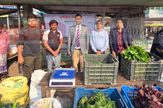 যশোরের শার্শায় ‘স্বস্তির বাজার’ উদ্বোধণ করলেন ইউএনও