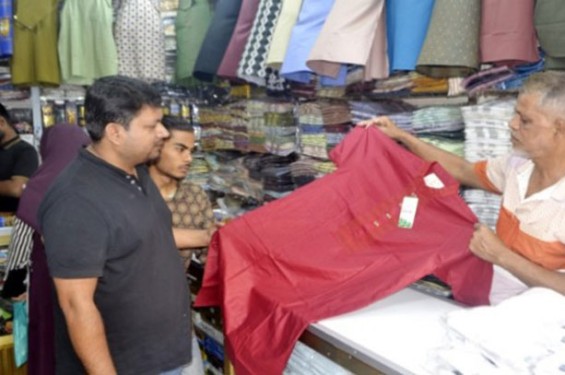 ঈদ বাজার বেনাপোলে চাহিদার শীর্ষে সুতি পাঞ্জাবি