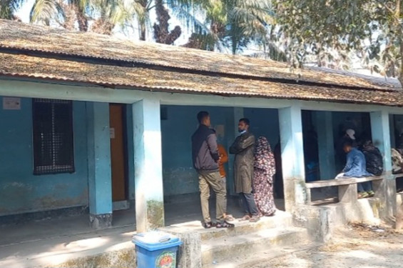 এজলাস সংকটে চাঁদপুরে ব্যাহত হচ্ছে আদালতের বিচার কার্যক্রম