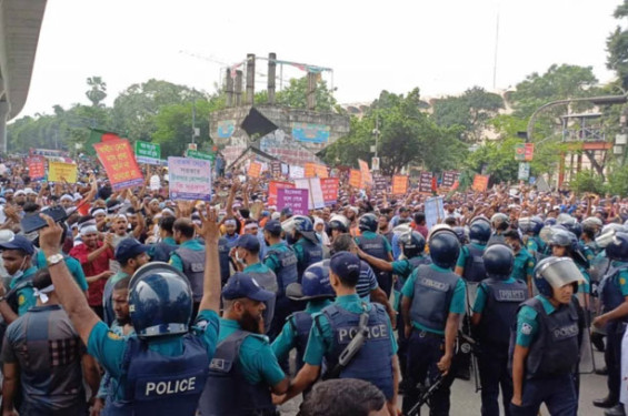 অবরোধকারীরা শাহবাগ ছেড়েছেন, ৭ ঘণ্টা পর যানচলাচল স্বাভাবিক