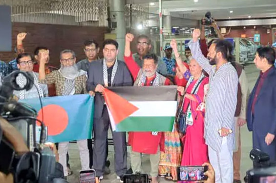 দেশে ফিরলেন শহিদুল আলম