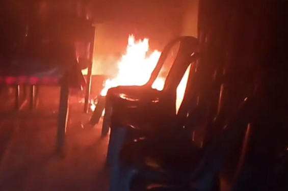 সিরাজগঞ্জে বিএনপির কার্যালয়ে আগুন