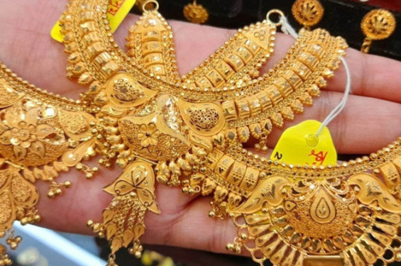 সোনার দাম কমে প্রতি ভরি ২২৪১৮২ টাকা